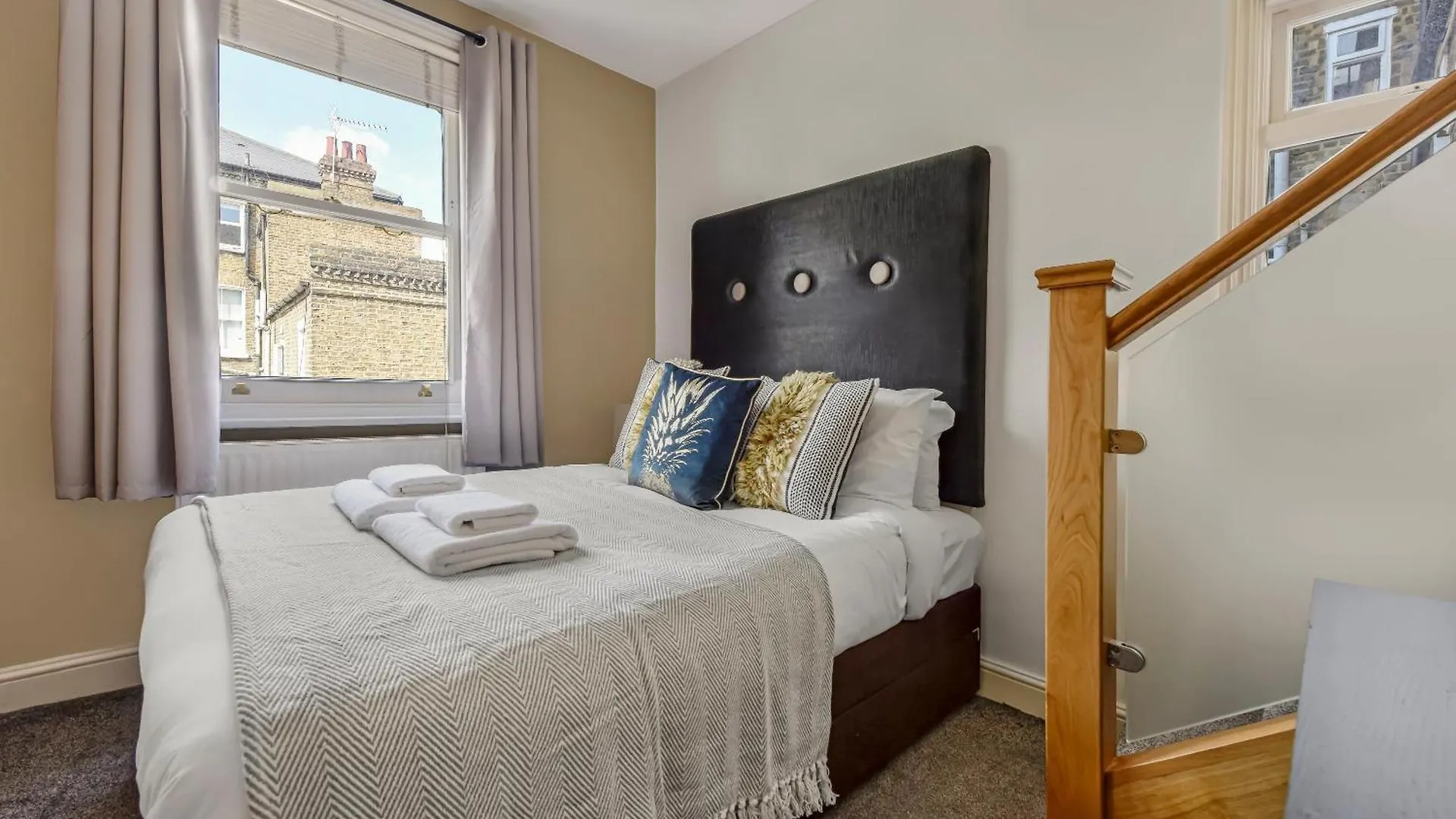 The West Kensington Collection Apartment London 0*,