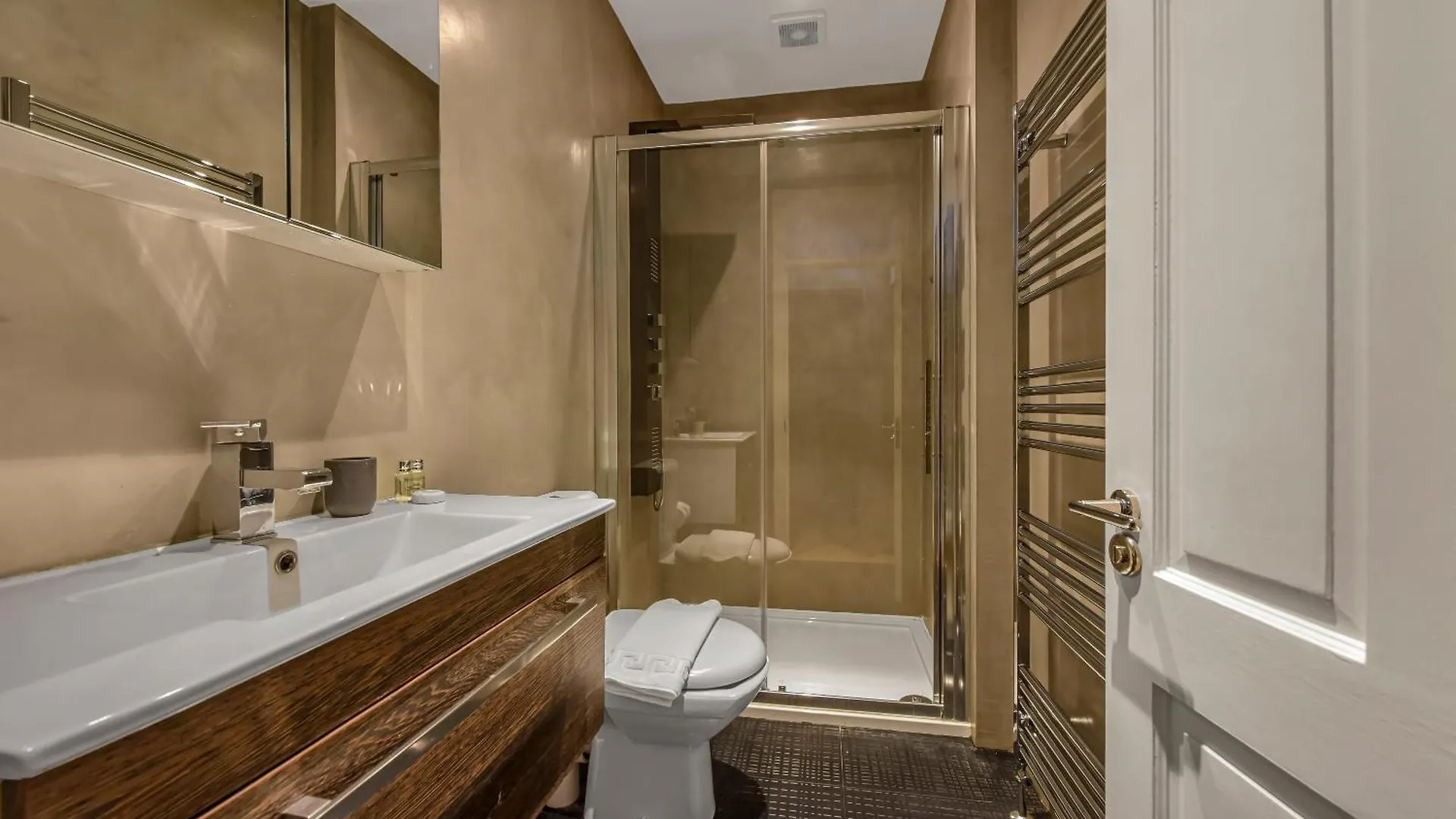 The West Kensington Collection Apartment London